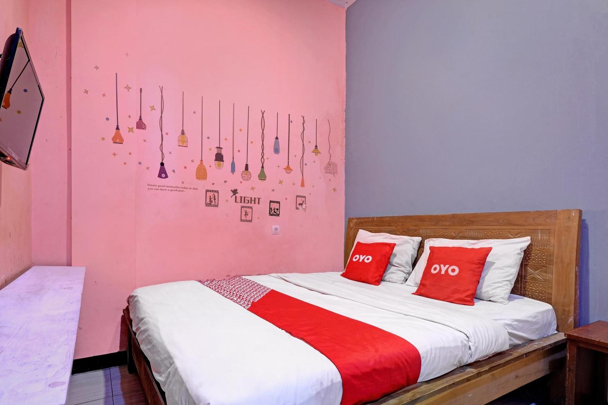 Oyo Life 92877 Hotel Rainbow 7296 Semarang Extérieur photo