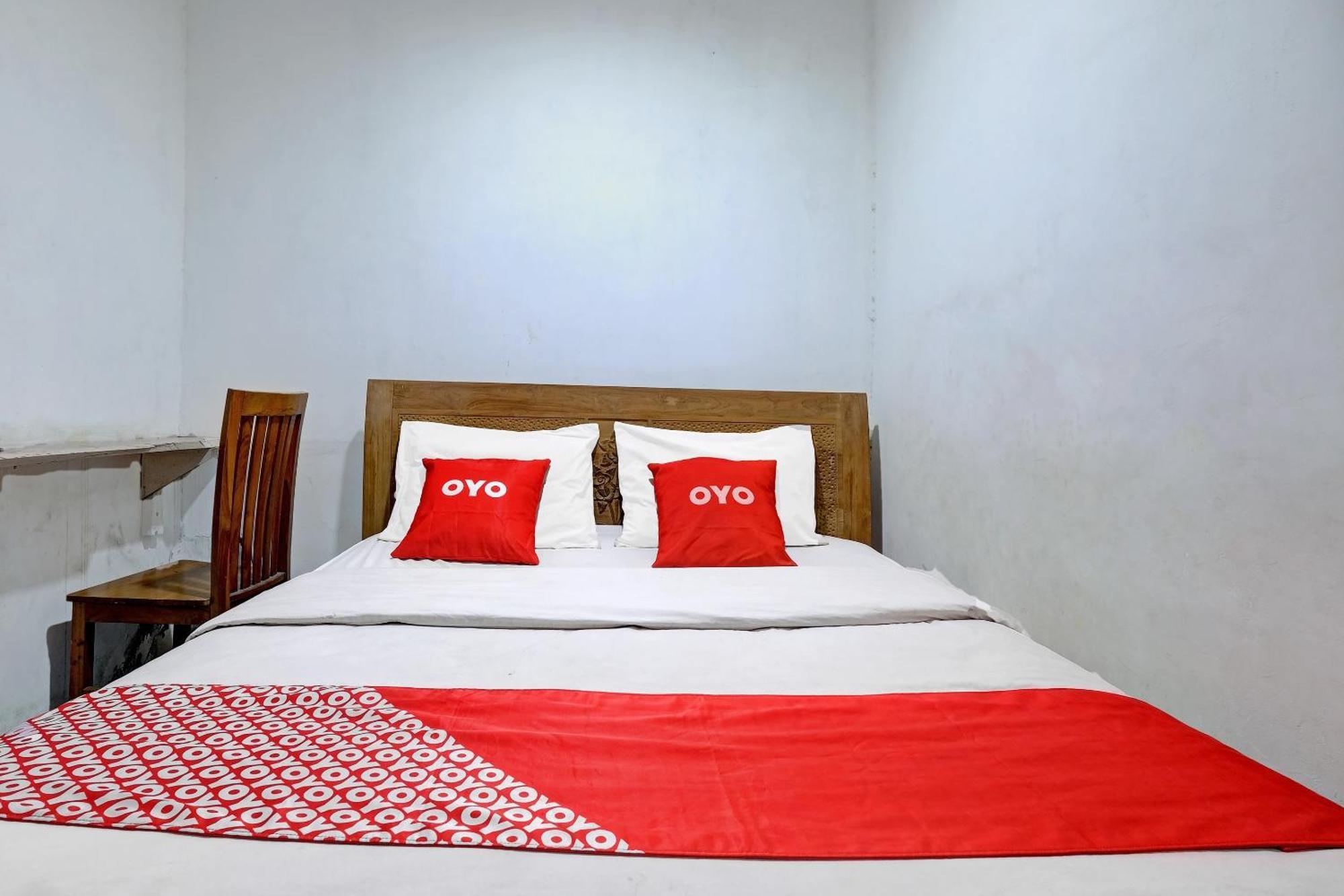 Oyo Life 92877 Hotel Rainbow 7296 Semarang Extérieur photo