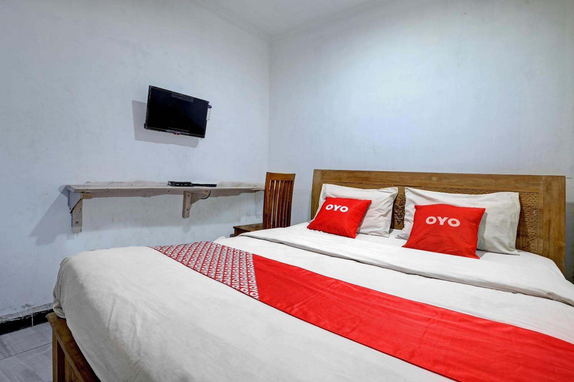 Oyo Life 92877 Hotel Rainbow 7296 Semarang Extérieur photo