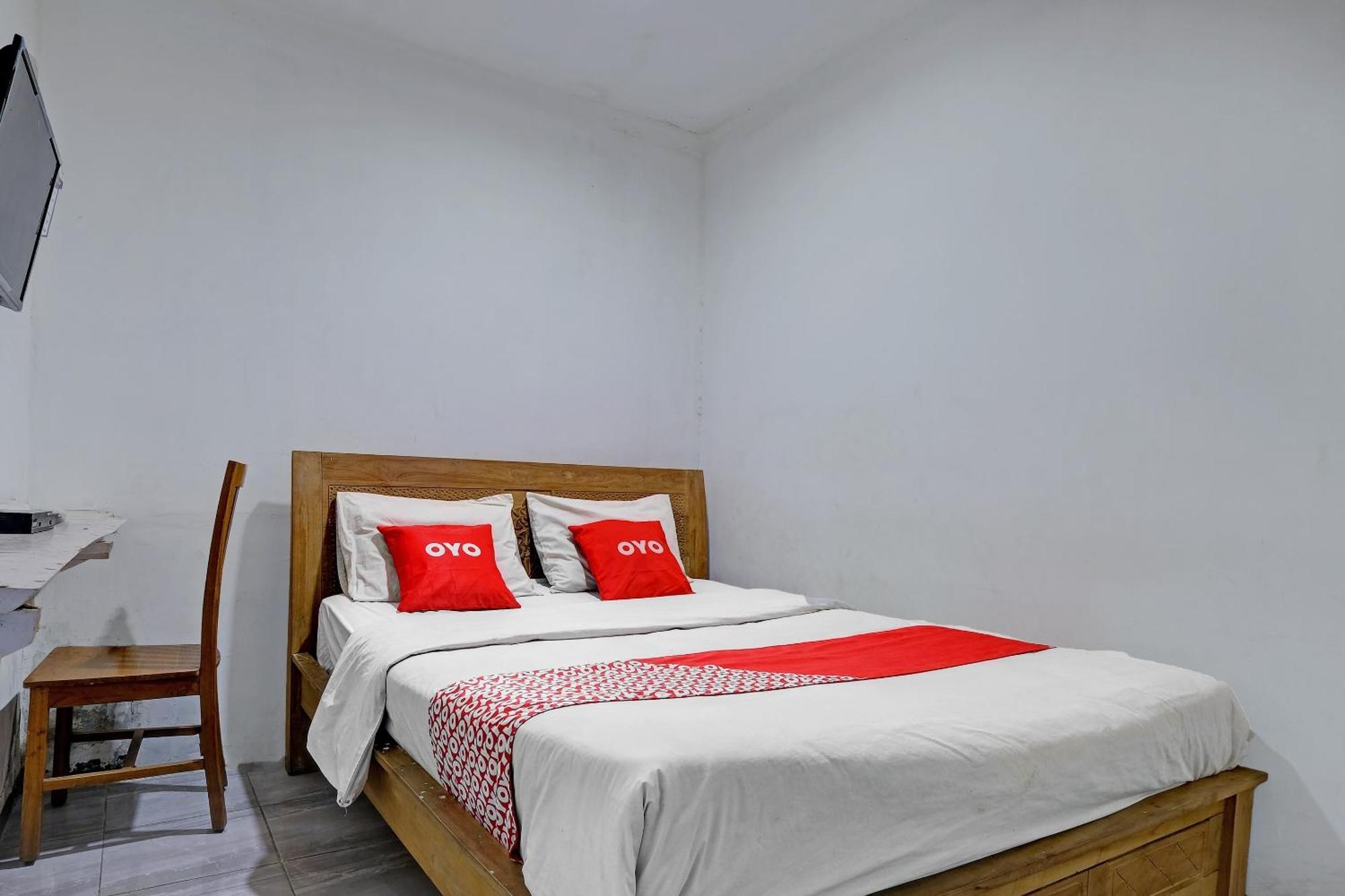 Oyo Life 92877 Hotel Rainbow 7296 Semarang Extérieur photo